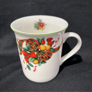 William James Fine Stoneware Coffee Mug Christmas Fruit Garland Holiday